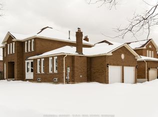 11 Foster Cres, Whitby, ON L1R1W1