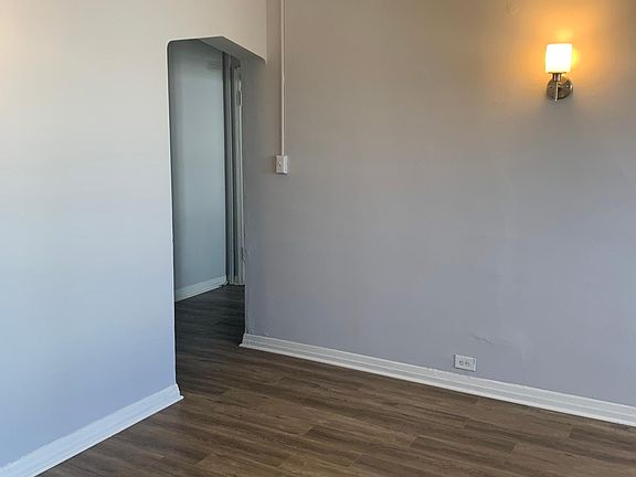 3rd image of 3184 W 8th St #303