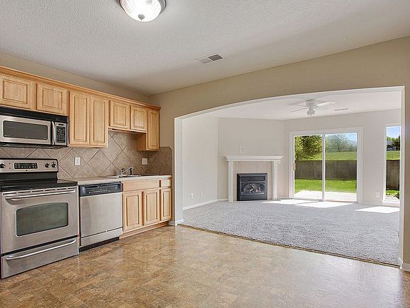 3rd image of 612 SW Shadow Glen Ct