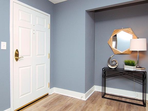 2nd image of 2200 Victory Pkwy APT 2306