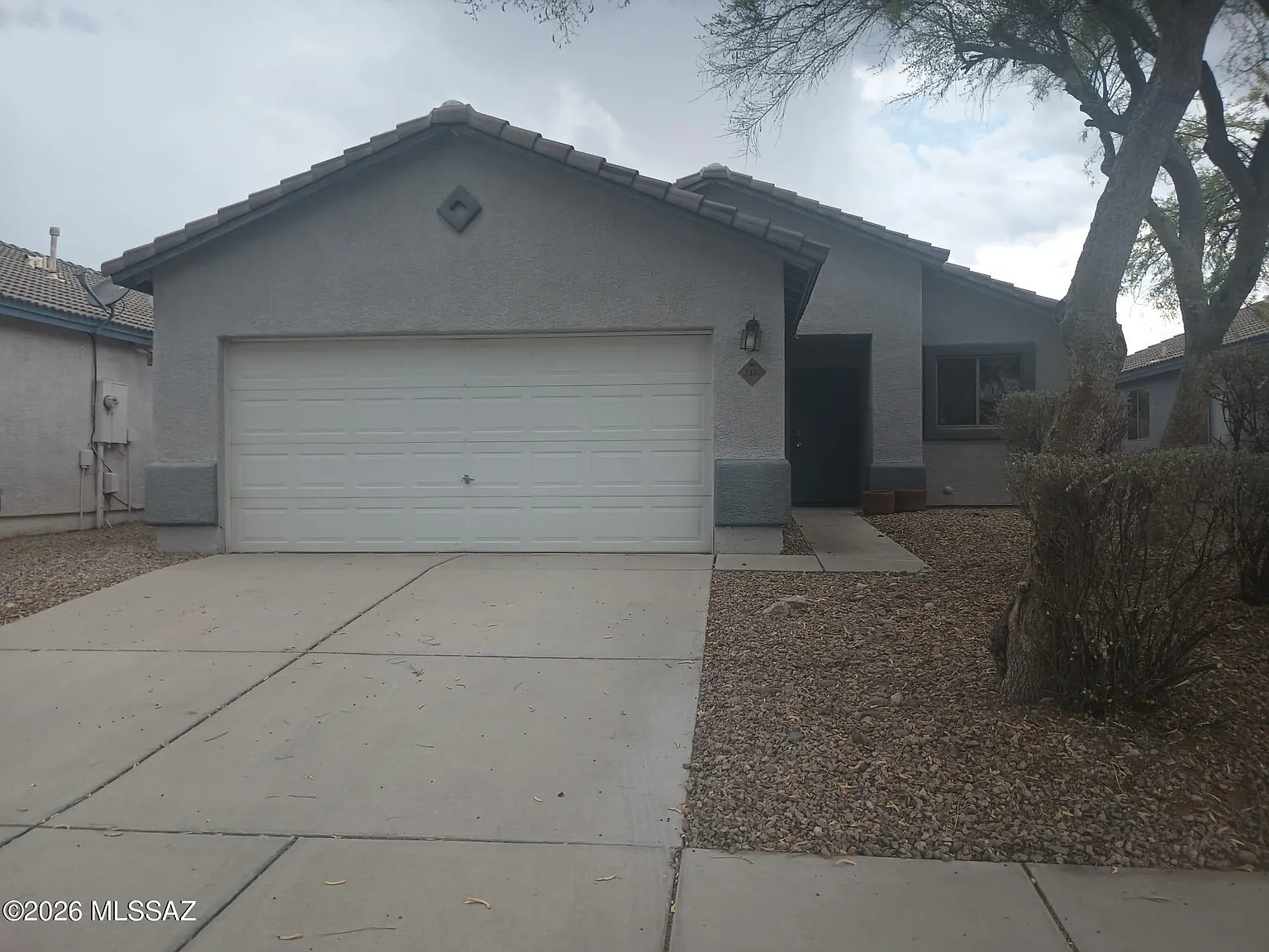 3 bed, 2.0 bath, 1308 sqft, $2,100 — Photo 1