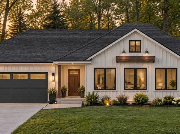 10167 Hardwood Trl, Perrinton, MI 48871