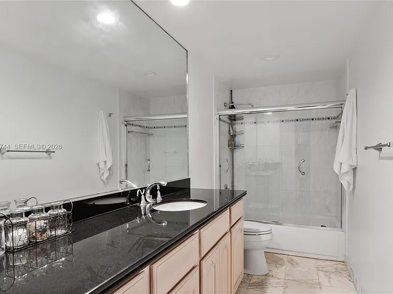 5825 Collins Ave #9C — Photo 21