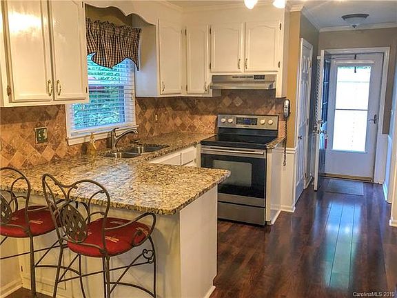 4th image of 2822 Stockwood Dr
