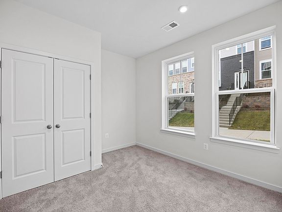 5th image of 17924 Alicia Ave