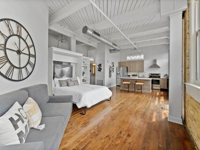 215 West Maple STREET #607, Milwaukee, WI, 53204