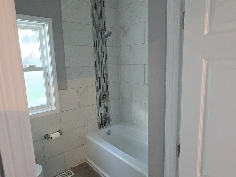 90 Como Rd #1 — Photo 2