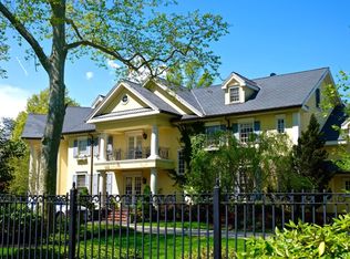 10 Belknap Ln, Rumson, NJ 07760