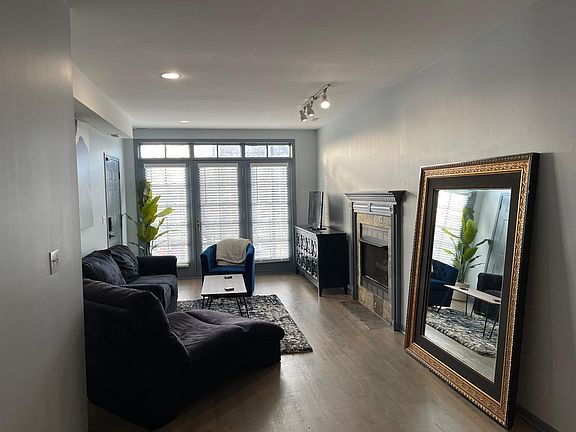 5th image of 335 S Leavitt St #2