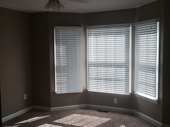4th image of 815 Old Castle Dr