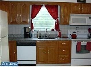 949 Crest Rd, Lansdale, PA 19446