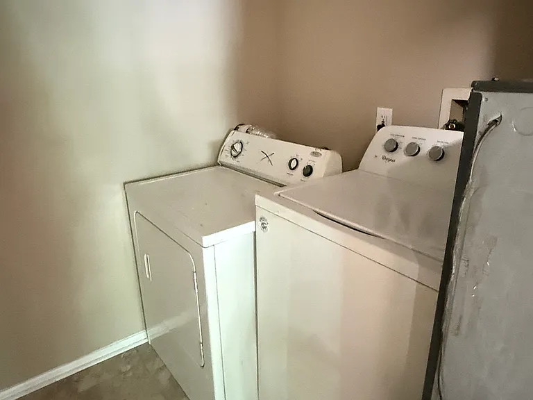 2405 Greenwood Dr — Photo 18