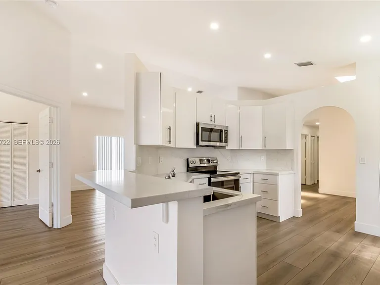 15472 SW 148th Ter — Photo 8