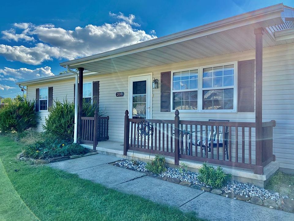 1st image of 208 Saint Anthonys Ln