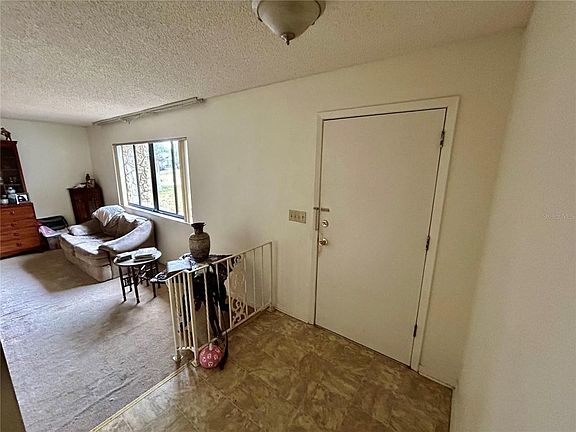 4th image of 64 Blaine Dr