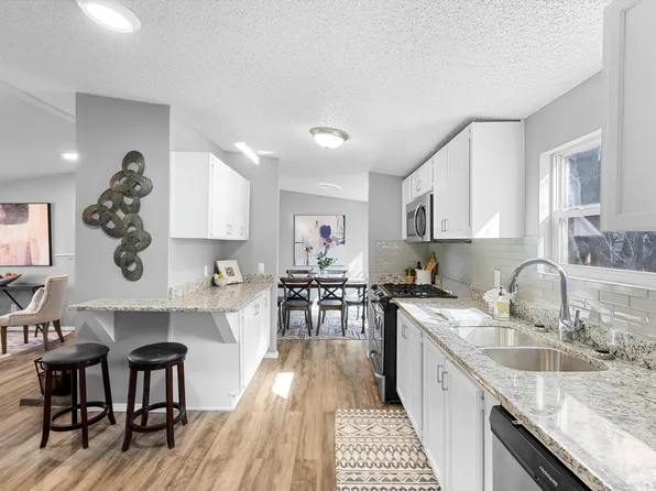 813 Arthur Dr SW, Albuquerque, NM 87105