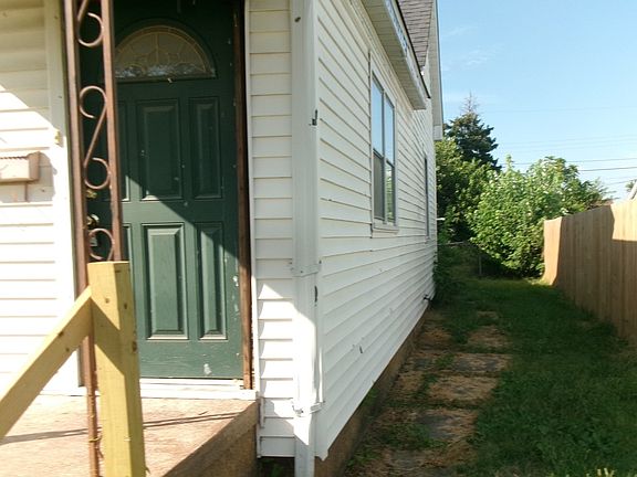 5th image of 127 Victor St