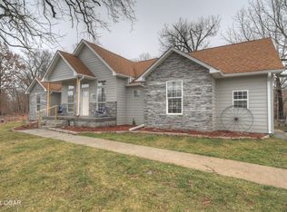 7207 Angus Dr, Seneca, MO 64865