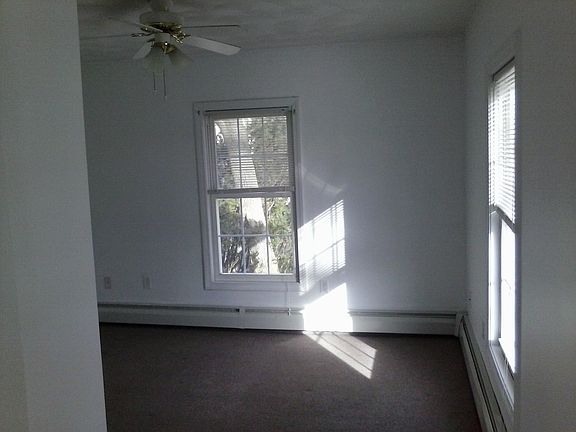 3rd image of 26 Cowesett Ave
