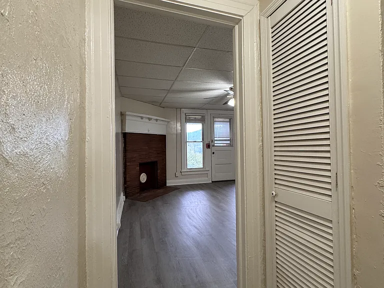 719 Main St #7 — Photo 5