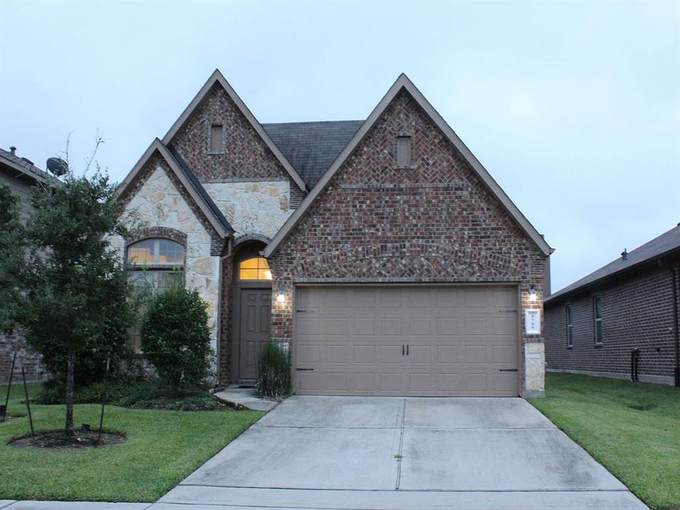 1st image of 8715 Alicia Dr