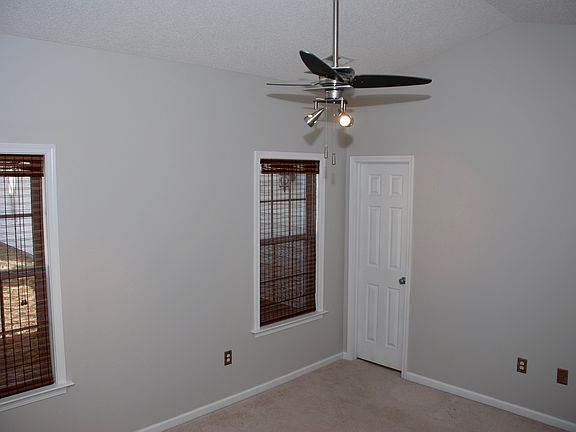 3rd image of 139 Tylers Cove Way