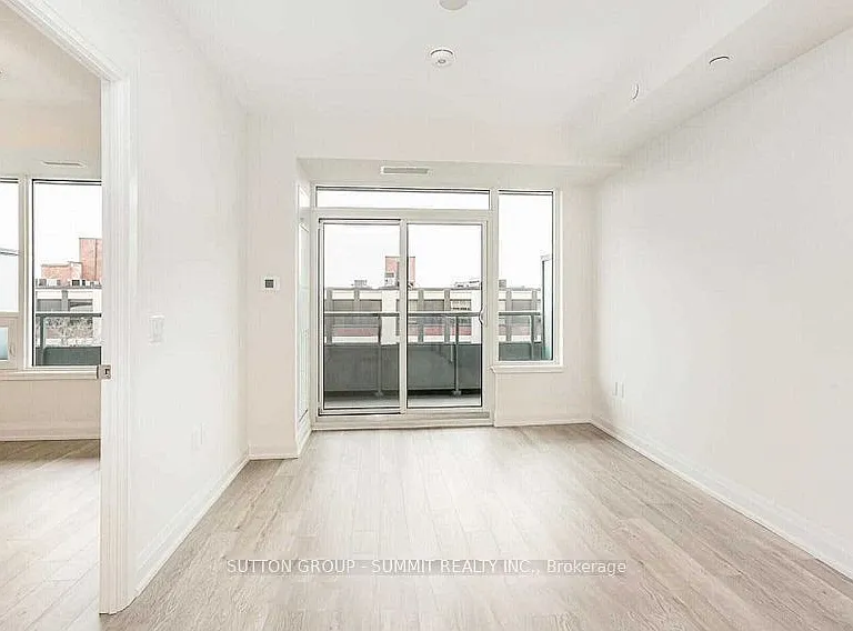 212 King William St #721 — Photo 8