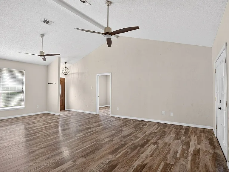 7832 Hilo Pl — Photo 8