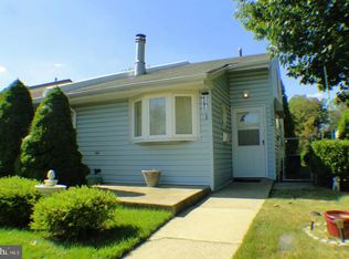11142 Templeton Dr, Philadelphia, PA 19154