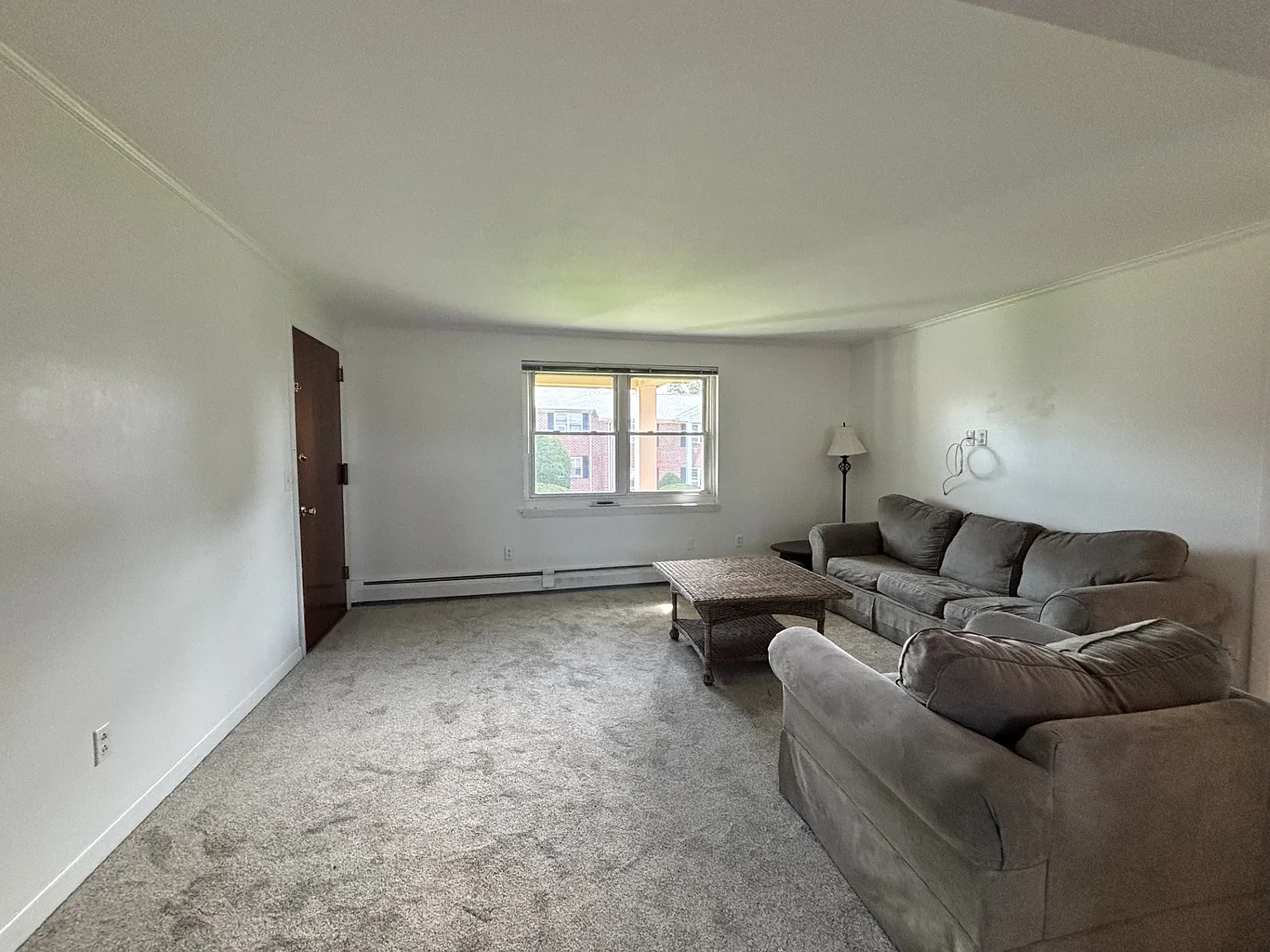 2 bed, 708 sqft, $2,400 — Photo 3