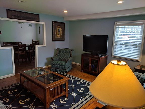4th image of 224 Blaine Ave #A