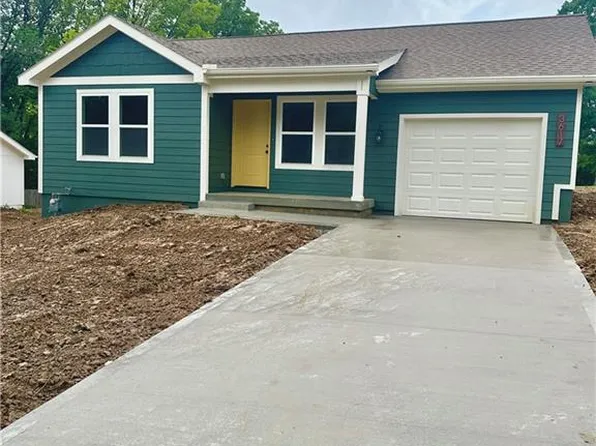 3617 Lust Dr, Kansas City, KS 66106