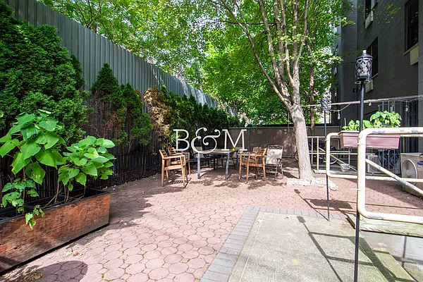 Rented by Brick&Mortar | media 19