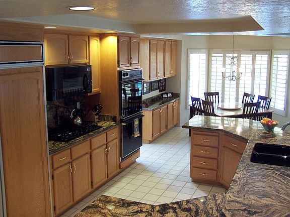 Dream Kitchen with B/I Fridge - SLAB GRANITE COUNTERS!