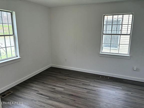 2nd image of 2200 Parkview Ave