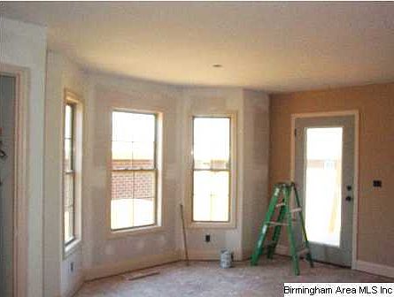 3rd image of 61 Lindy Ln