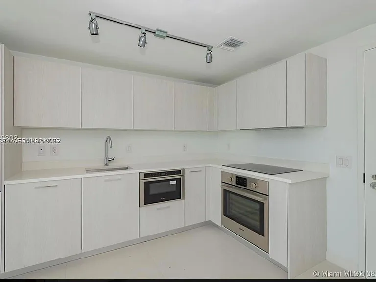 501 NE 31st St #2709 — Photo 6