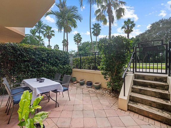 2nd image of 2568 Gardens Parkway