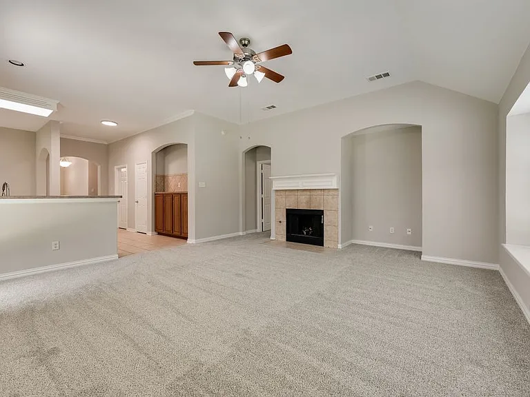7600 Shasta Dr — Photo 7