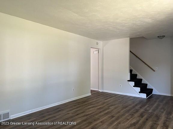 4th image of 4114-4116 Burchfield St