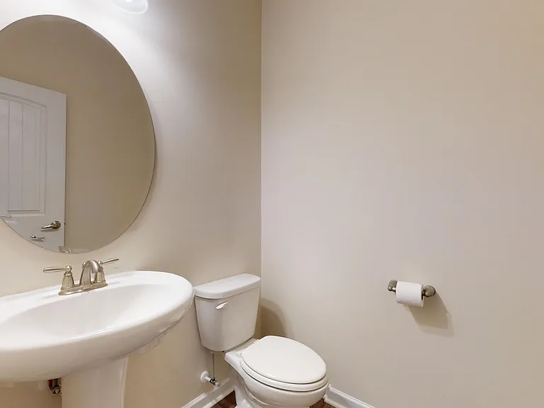 8032 Remington Heights Dr — Photo 16