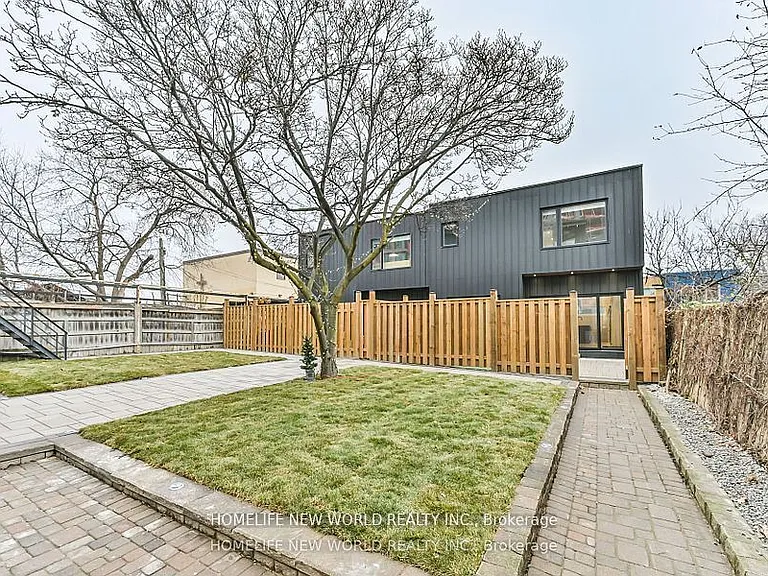 995 Dufferin St #LANEWAY — Photo 25