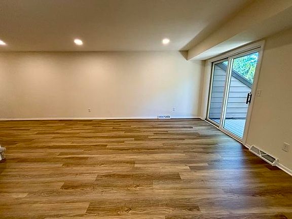 5th image of 118 Glenview Ct #2