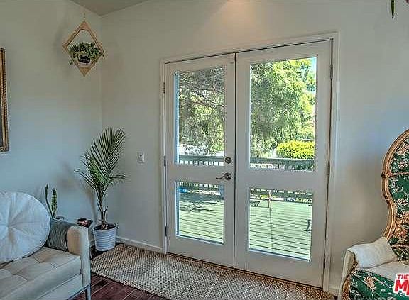 4th image of 1037 N Avenue 63