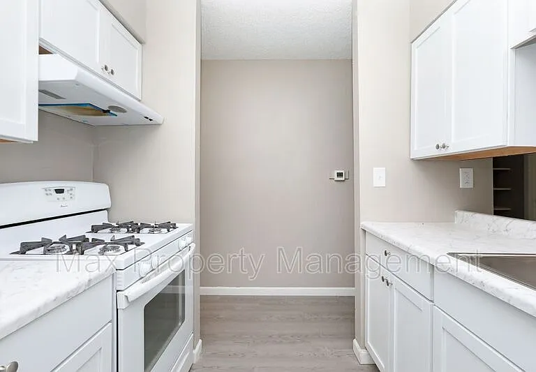 1522 E 16th St — Photo 17