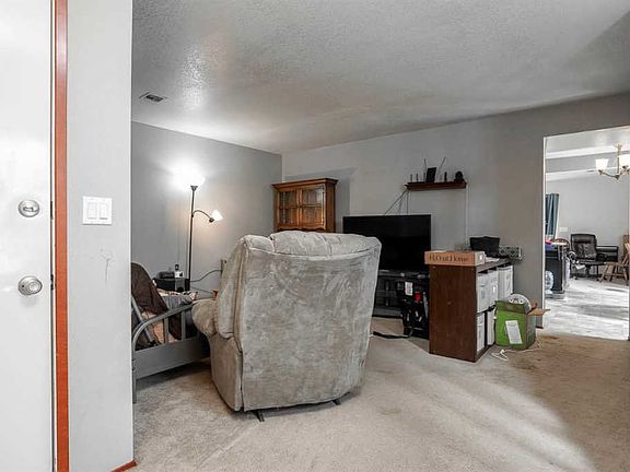 3rd image of 4224 W John Day Pl