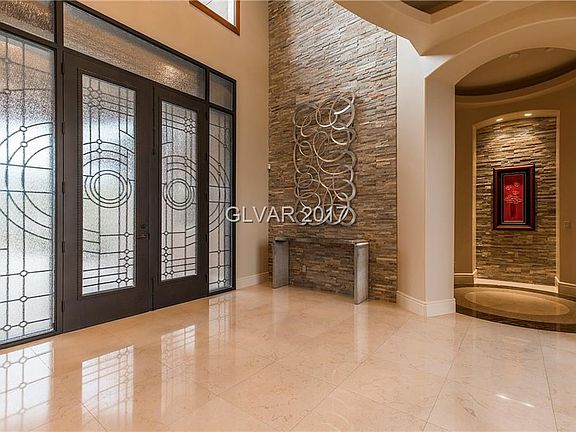 Foyer 1