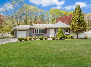34 Oxbow Rd, Patchogue, NY 11772