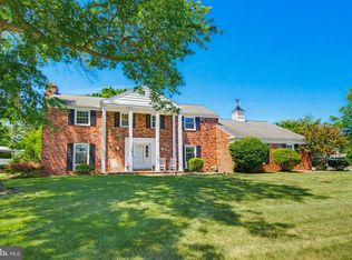 1349 Country Club Dr, Lancaster, PA 17601