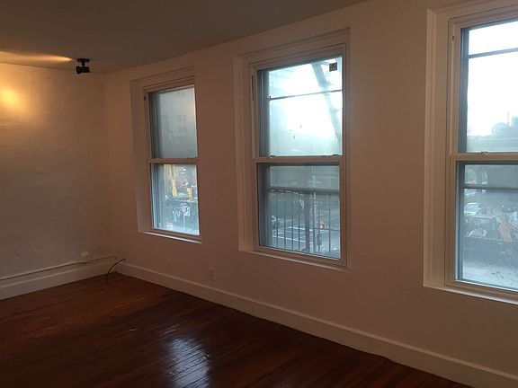 2nd image of 134 10th Ave Unit 2